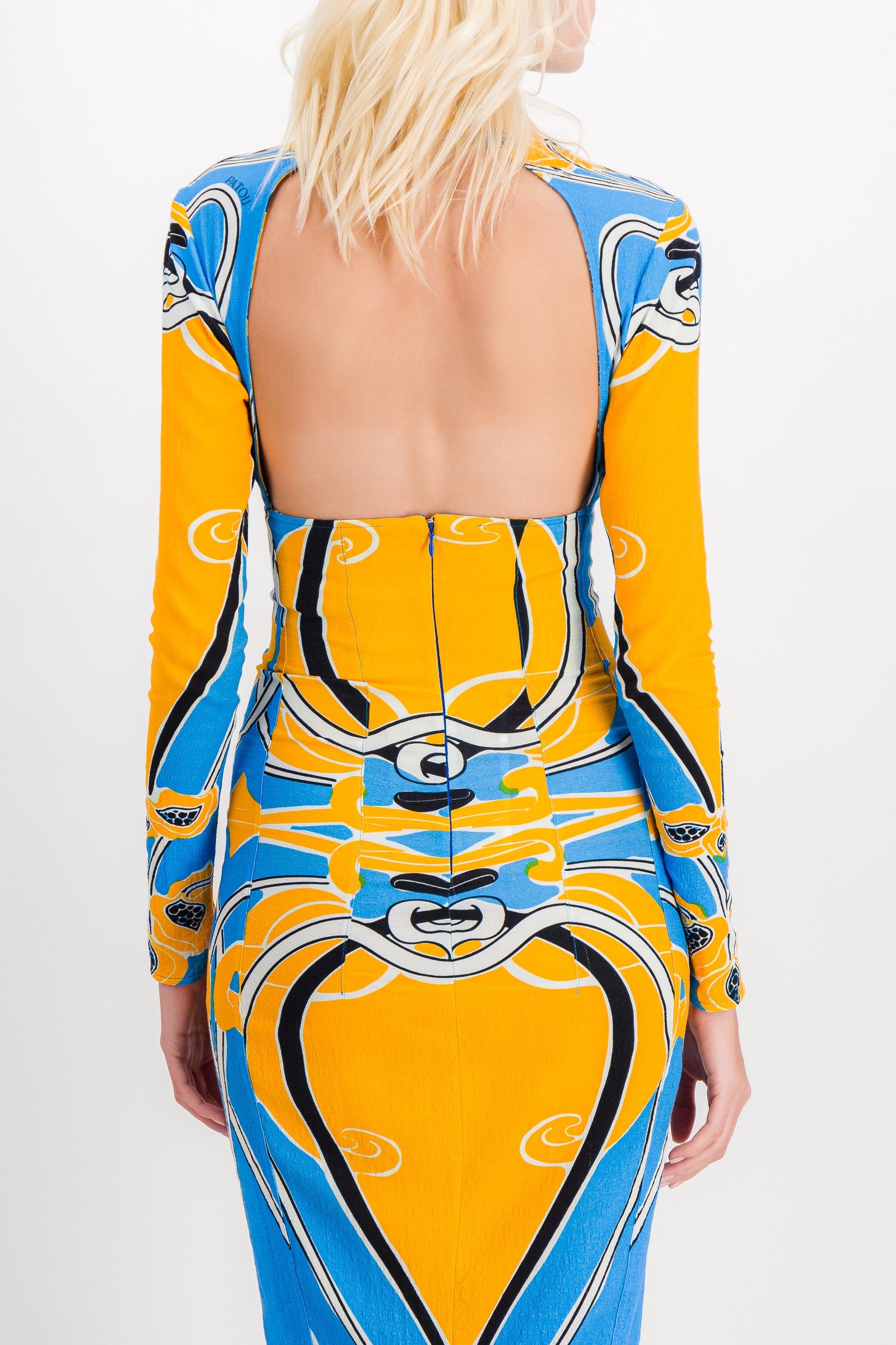 ワンピース PATOU SS23 DRESS WITH CUT-OUT DETAILS (DR111_0139454C) Patou – Printed cut out curve midi dress with long sleeves