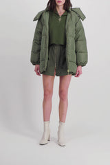 Oversized parka with detachable sleeves